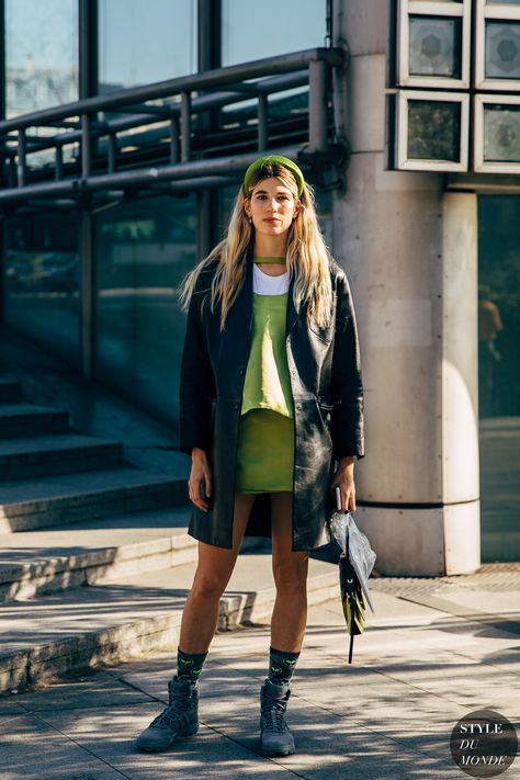 Paris FW 2019 Street Style: Veronika Heilbrunner - STYLE DU MONDE | Street Style Street Fashion Photos Veronika Heilbrunner Veronika Heilbrunner, Spring Trends Outfits, Reportage Photography, Campaign Fashion, Winter Fit, Streetstyle Fashion, Street Chic, Mode Inspiration, Fashion Outfit