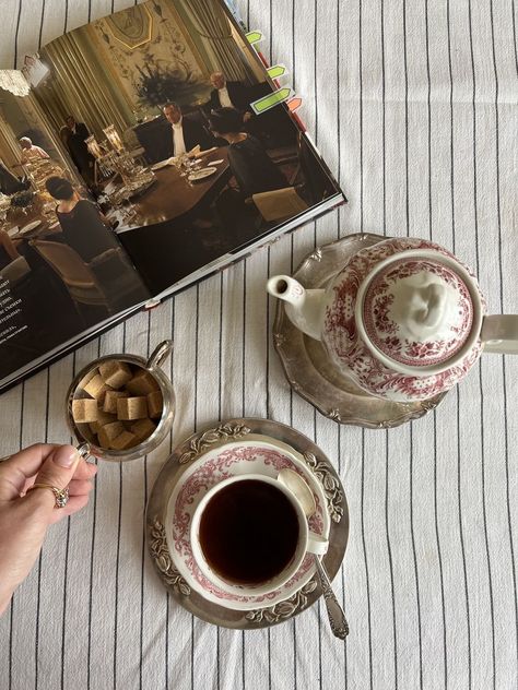 Anastasia Zagrebina IG @zagrebinaa ❤️ Classic Interior Design Living Room, Pretty Coffee, Paris Aesthetic, Cherry Cola, Pretty Tables, Tea Art, Photographing Food, Divine Feminine, Party Table