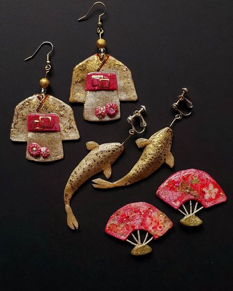 Handmade Earrings Kawaii Charm on Instagram: “Traditional Japan theme earrings. This time in GOLD🥇Custom request from a Japanese friend🙂 * I thought gold would be too much but it turned…” Jewelry Japanese, Hanafuda Earrings, Japan Earrings, Japanese Style Earrings, Japanese Traditional Earrings, Japanese Jewelry, Japanese Fan, Fan Earrings, Handmade Polymer Clay