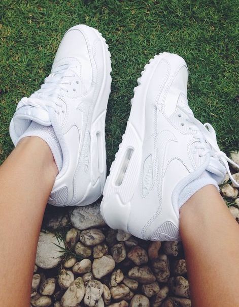 White Nike Air Max Outfit, White Airmax Outfit, Nike Air Max Outfit, Air Max Outfit, Nike Airmax 90, Nike Shoes Blue, Nike Sneakers Women, All Nike Shoes, Cute Nike Shoes