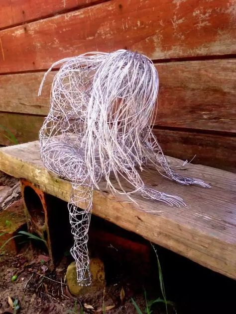 Tre Kunst, I Am Strong, Wow Art, Wire Sculpture, Pics Art, Wire Art, Art Sculpture, Art Plastique, The Words