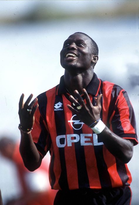 George Weah (AC Milan) George Weah Ac Milan, Ear Photo, George Weah, Milan Wallpaper, Milan Ac, Milan Football, Paolo Maldini, A.c. Milan, Soccer Inspiration