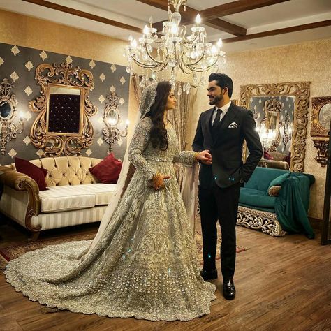 Walima Dresses Pakistani Bride And Groom, Walima Poses, Couple Dress Matching Pakistani, Walima Dresses Pakistani Brides, Pakistani Bride And Groom, Walima Brides, Walima Bride, Bride Groom Photoshoot, Asian Wedding Dress Pakistani