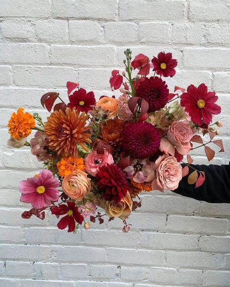 October Seasonal Flowers, Bright Autumn Wedding Flowers, Fall Colored Flowers, May Wedding Flowers In Season, Fall Bud Vase Centerpiece, October Florals, Coral Fall Wedding, Fall Wild Flowers, Autumn Wedding Bouquet