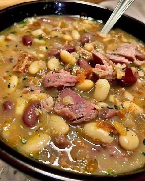 Soup Lovers | 𝐖𝐎𝐔𝐋𝐃 𝐘𝐎𝐔 𝐄𝐀𝐓 𝐓𝐇𝐈𝐒 𝐁𝐄𝐀𝐍 𝐀𝐍𝐃 𝐇𝐀𝐌 𝐇𝐎𝐂𝐊 𝐒𝐎𝐔𝐏  | Facebook Bean And Ham Hock Soup, Ham Hock Soup, White Beans And Ham, Ham Hocks And Beans, Warm Soup Recipes, Quick Soup Recipes, Quick Soup, Brown Recipe, Ham Hock