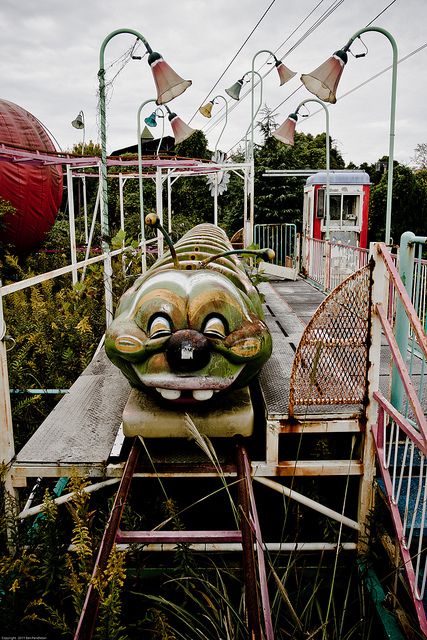 Got on one of these when I was 3. There was a tarp that came over it and rode the roller coaster in the dark Left me with claustarphobia and a fear of rides!!! Abandoned Theme Parks, Abandoned Amusement Park, Abandoned Amusement Parks, Abandoned Castles, Amusement Park Rides, Abandoned House, Parc D'attraction, Abandoned Mansions, Haunted Places