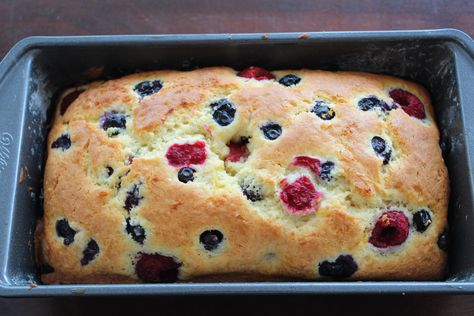 Lemon Berry Bread, Mixed Berry Loaf Cake, Mixed Berry Loaf Bread, Mixed Berry Quick Bread, Mixed Berry Loaf, Mixed Berry Bread, Berry Loaf Cake, Berry Loaf, Mixed Berry Cake