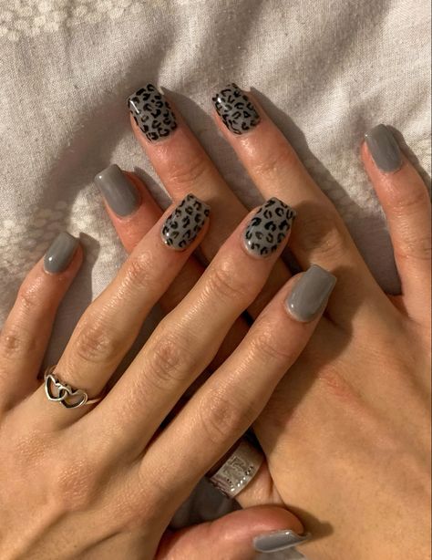 Grey And Black Leopard Nails, Gray Leopard Print Nails, Grey Leopard Print Nails, Gray Cheetah Nails, Black Nails With Leopard Design, Grey Cheetah Nails, Gray Leopard Nails, Leapord Print Nail Art, Grey Leopard Nails