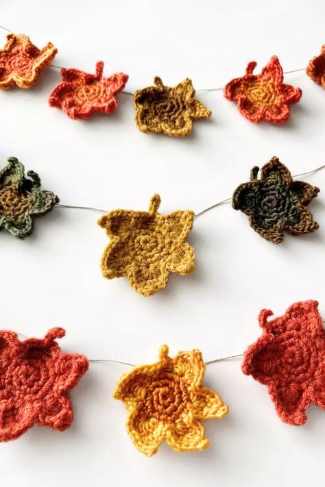 Small Crochet Maple Leaf Applique - Free Pattern Crochet Maple Leaf, Crochet Leaf Free Pattern, Crochet Bunting Pattern, Pumpkin Hat Pattern, Leaf Applique, Bunting Pattern, Scrap Yarn Crochet, Crochet Bunting, Ravelry Crochet