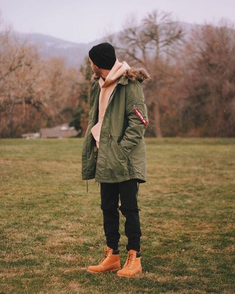 Trendy Men's Fall Coats for 2023: Stay Fashionable and Warm - mens-club.online Men’s Parka Outfit, Men’s Parka Jacket, Mens Parka Outfit, Green Parka Outfit Men, Parka Jacket Outfit Men, Parka Men Outfit, Parka Outfit Men, Mens Fall Coats, How To Style Timberlands