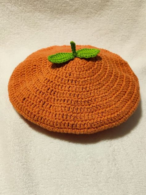 Orange Things To Crochet, Orange Crochet Pattern Free, Orange Hat Crochet, Orange Yarn Crochet Ideas, Orange Crochet Projects, Things To Crochet With Orange Yarn, Orange Yarn Crochet Projects, Crochet Barret, Crochet Oranges