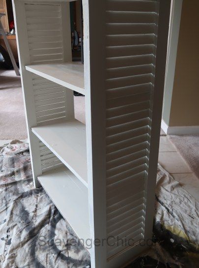 Shutter and Pallet Wood Shelves Shelves Made From Shutters, Shutter Shelf Ideas, Diy Shelves Ideas, Shutter Shelf, Large Shutters, Shutter Projects, Louvre Doors, Building Shelves, Farmhouse Shutters