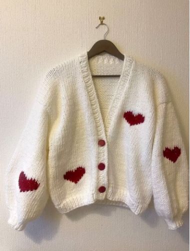 Free Crochet Jacket Patterns, Chunky Knitted Cardigan, Oversize Knit Sweater, Knit Sweater White, Crochet Sweater Design, Crochet Jacket Pattern, Cardigan Handmade, Heart Cardigan, Knitted Heart