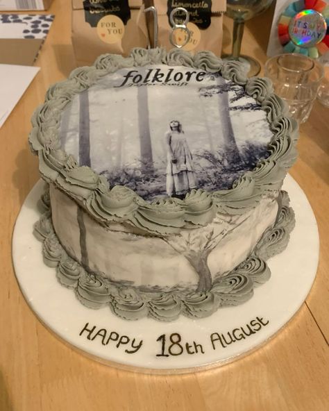 taylor swift folklore cake Evermore Cake Taylor Swift, Folklore Birthday Cake, Evermore Cake, Folklore Cake, Sugar Free Pastries, Debut Themes, Debut Cake, 17th Birthday Party Ideas, Birthday Cale