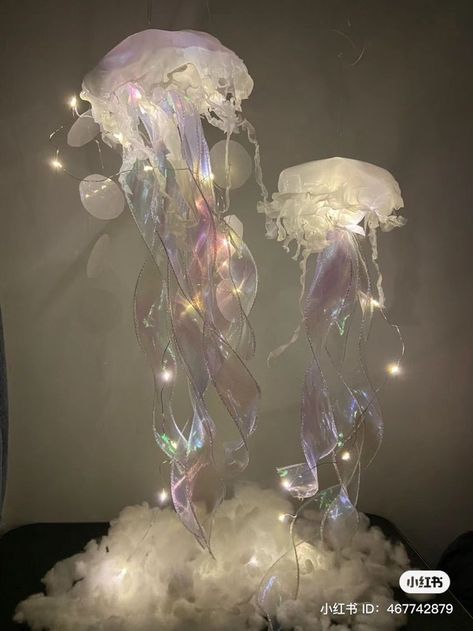 Room Decor Teen, Jellyfish Lantern, Jellyfish Light, Ocean Room, Bedroom Teen, Blue Jellyfish, Gift Ideas Christmas, Astuces Diy, Under The Sea Theme