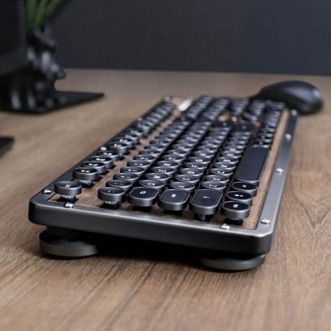 This Classic Retro Wooden Keyboard stands out | Old News Club Gadgets Techniques, Wooden Keyboard, Gaming Technology, Nerd Decor, Tech Gadgets Technology, Laptop Gadgets, Computer Gadgets, Computer Desk Setup, Custom Computer