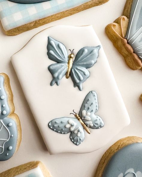 Butterfly Transfer Sheet - Etsy Butterfly Cookies, Royal Icing Transfers, Sugar Cookie Royal Icing, Fav Food, Transfer Sheets, Cookie Party, Butterfly Birthday, Cookie Inspiration, Cookie Ideas