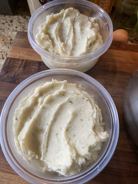 The Creamiest Mashed Potatoes Ever - The Tipsy Housewife Creamiest Mashed Potatoes, The Best Mashed Potatoes, The Tipsy Housewife, Tipsy Housewife, Best Mashed Potatoes, Mashed Potato Recipes, Potato Head, Thanksgiving Dishes, Creamy Potato