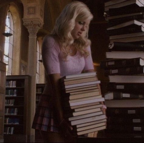 Boarding School Aesthetic, The House Bunny, The Princess Diaries, Teacher Aesthetic, Jennifer's Body, Elle Woods, Teachers Pet, Princess Diaries, Boarding School