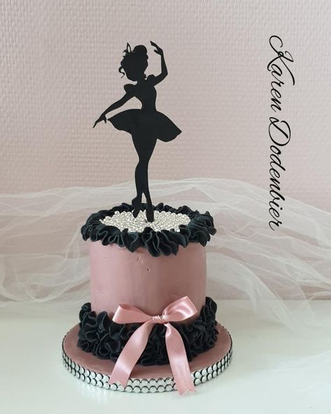 Ballerina cake by Karen Dodenbier - http://cakesdecor.com/cakes/333611-ballerina-cake Dance Theme Cake, Dance Birthday Cake, Ballet Birthday Cakes, Dance Cake, Dancer Cake, Ballerina Birthday Cake, Cupcakes Design, Ballet Cakes, Dance Cakes