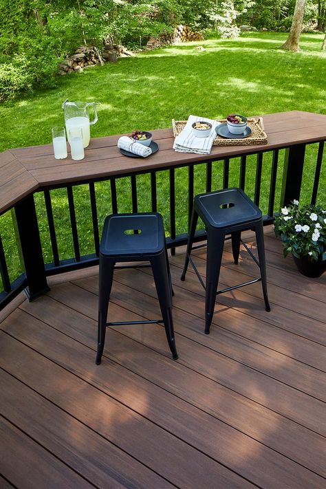 Deck Remodel, Patio Railing, Deck Makeover, Dream Deck, Patio Deck Designs, Back Deck Decorating, Small Deck Decorating Ideas, Deck Designs Backyard, Small Deck