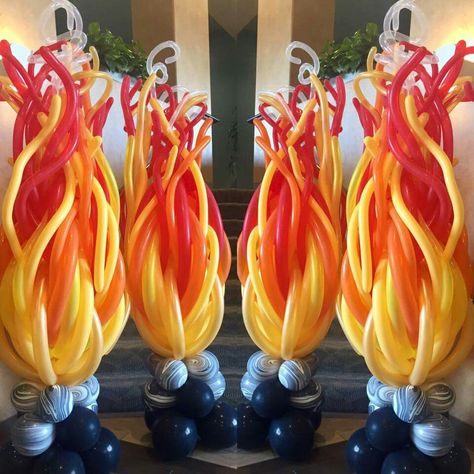 Balloon art Fire Balloon, Deco Ballon, Fireman Party, Firefighter Birthday, Firetruck Birthday, Balloon Crafts, Diy Balloon Decorations, Balloon Arrangements, Balloon Sculptures