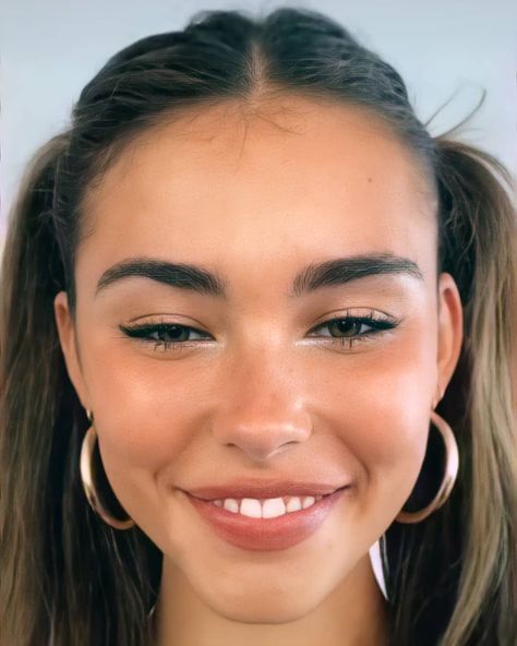 Madison Beer Teeth, Madison Beer No Makeup, Lips Inspiration, Estilo Madison Beer, Madison Beer Style, Pretty Nose, Perfect Nose, Beer Outfit, Perfect Teeth