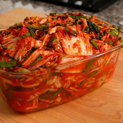 Vegetarian and vegan kimchi (Chaesik-kimchi: 채식김치) recipe - Maangchi.com Traditional Kimchi Recipe, Vegan Kimchi Recipe, Vegetarian Kimchi, Maangchi Recipes, Vegan Kimchi, Fermented Kimchi, Kimchi Recipe, Clam Recipes, Recipe Roundup