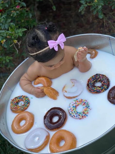 Donut Milk Bath, Unique Baby Photoshoot Ideas, Baby Photoshoot Ideas At Home, Baby Milk Bath, Half Birthday Baby, Photoshoot Ideas At Home, Baby Photoshoot Ideas, Donut Themed Birthday Party, Baby Milestones Pictures