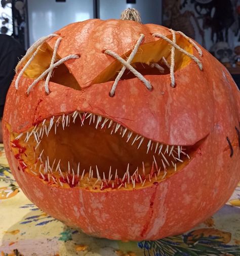 Halloween Pauroso, Halloween Pumpkins Carvings Designs, Ghost Clay, Halloween Smink, Veselý Halloween, Läskig Halloween, Halloween Pumpkin Crafts, Halloween Pumpkin Diy, Cute Pumpkin Carving