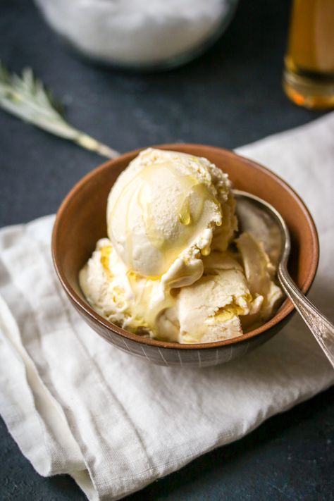 It sounds crazy, but the surprising flavor of this rosemary and olive oil ice cream will you have coming back for more! Olive Oil Ice Cream, Custard Ice Cream, Rice Krispy, Sorbet Recipes, Soft Serve Ice Cream, Vanilla Custard, Homemade Vanilla, Ice Cream Flavors, Olive Garden