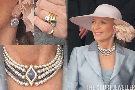 Small Diamond Drop Earrings, Treasure Hoard, Prince Michael Of Kent, Princess Charlene Of Monaco, Princess Katherine, Diamond Chandelier Earrings, Royal Crowns, Royal Tiaras, Charlene Of Monaco