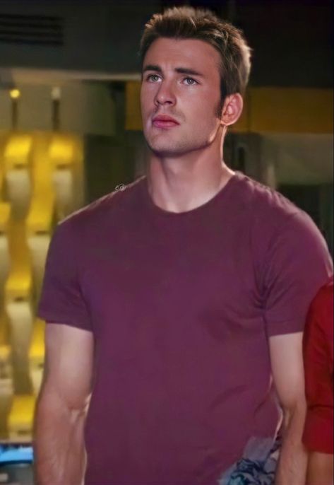 Chris Evans Whipped Cream, Chris Evans Early 2000s, Chris Evans In Whats Your Number, Chris Evans Young Pictures, Chris Evans 2000s, Chris Evans 90s, Popular Celebrity Crushes, Steve Rogers Outfit, Chris Evans Fantastic Four