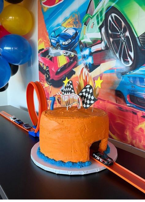 Non Cake Cakes Ideas, Hotwheels Bday Party Ideas, Hot Wheel Car Birthday Ideas, Hot Wheel 1st Birthday, Hotwheel Cake Ideas, Fast Car Birthday Cake, 3rd Birthday Hot Wheels Theme, Wheel Themed Birthday Party, Hot Wheel City Birthday