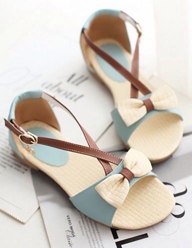 @KashyAngg Ella Shoes, Fancy Sandals, Fashion Shoes Sandals, Fantastic Shoes, Stunning Shoes, Girly Shoes, Shoes Flats Sandals, Girls Sandals