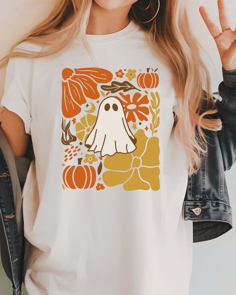 Boho floral ghostie! 🌼👻 🎃 Find it here! 🔗 https://kaitlynroseco.com/products/boho-floral-ghost-halloween-tee . . #boho #ghost #ghosties #bohofloral #halloween #spookyseason Boho Ghost, Floral Ghost, Ghost Halloween, Halloween Tees, Boho Floral, Halloween Ghosts, Find It, Ghost, Halloween