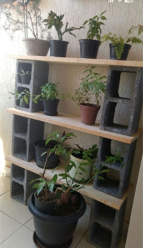 Cinder Block Potting Bench Ideas, Cinder Blocks Shelf, Outdoor Plant Shelf Ideas Diy, Outdoor Plant Shelf Ideas Patio, Planter Shelf Outdoor, Cinder Block Plant Shelf, Cinder Block Shelf Outdoor, Cinder Block Shelves Outdoor, Diy Plant Shelf Outdoor