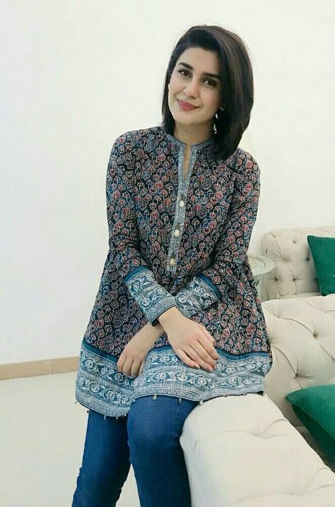 Kubra khan Short Frock Fashion, Crazy Jeans, Short Kurti Designs, Kurti With Jeans, Short Frocks, Short Frock, Frock Fashion, Pakistani Fashion Casual, Frock For Women