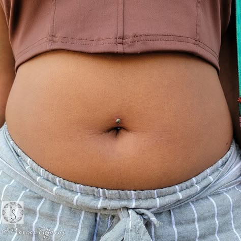 Plus Size Navel Piercing, Bottom Belly Piercing Only, Surface Belly Piercing, Floating Belly Piercing, Belly Button Piercing Midsize, Belly Piercing Plus Size, Floating Navel Piercing Jewelry, Belly Button Piercing On Chubby Girls, Chubby Belly Button Piercing