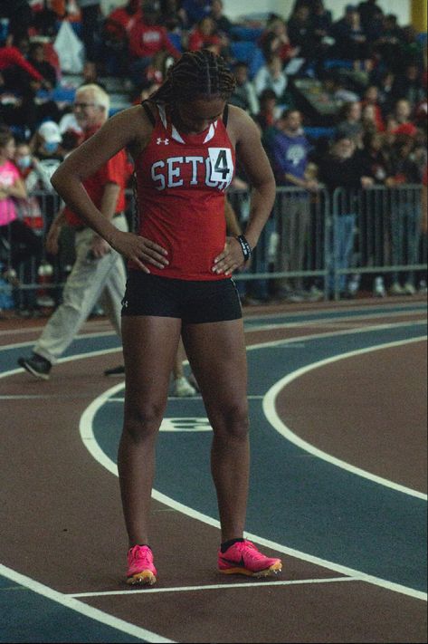 Running Track Photography, Track Girl Aesthetic Black, Track Action Shots, D1 Track Athlete, Track Aesthetic Black Women, Track Girls Aesthetic, Indoor Track Aesthetic, Track Vision Board, Track Black Women