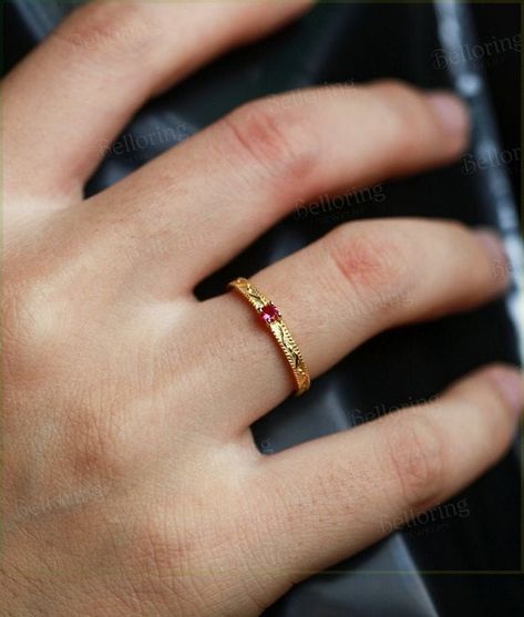 Gold Ruby Engagement Ring, Ruby Engagement Ring Vintage, Antique Ring Settings, Vintage Engagement Rings Art Deco, Engraved Wedding Rings, Rings Vintage, Engraved Wedding, Gold Rings Fashion, Wedding Anniversary Rings