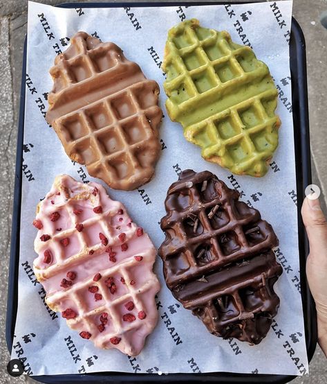 Croissant Waffle, Waffle Shop, Buffet Dessert, Homemade Pastries, Food Menu Design, Food Drink Photography, Waffle Recipes, Donut Recipes, Cake Shop