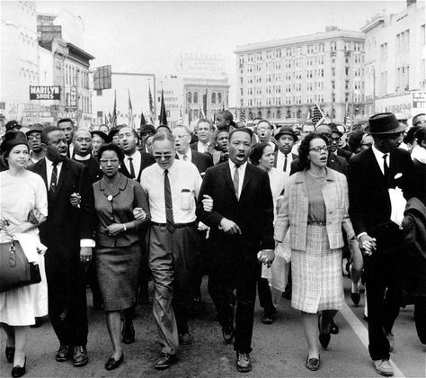 Martin Luther King Jr. and his wife Coretta Scott King head the great civil rights march from Selma, Alabama to the state capital of Montgomery on March 30, 1965. (Moneta Sleet Jr, Ebony Collection) Selma March, Coretta Scott King, Civil Rights Movement, Freedom Fighters, King Jr, Martin Luther King Jr, African American History, Historical Events, Black Power