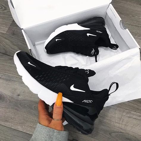 Nike #airmax270 @KortenStEiN Nike Women Outfits, Wallpaper Nike, Nike Air Max 270 Black, Womens Nike Air Max 270, Sneaker Nike, Black And White Nikes, White Nike Shoes, Black Nike Shoes, Peplum Tops