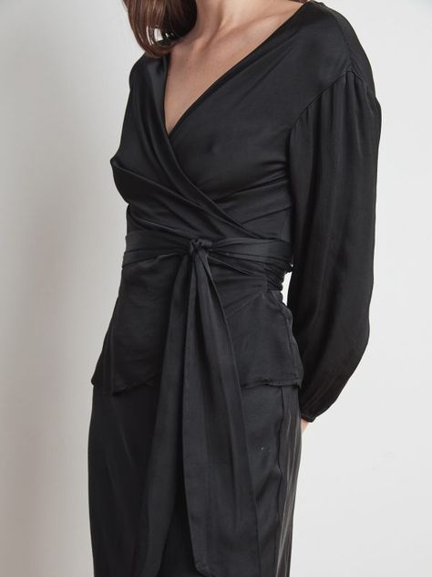 A beautiful satin viscose wrap blouse that you can knot wherever you want. It has elastic at the cuffs. Satin Wrap Top, Dress Engagement, Winter Dress, Wrap Blouse, Wrap Top, Winter Dresses, Wrap Dress, Knot, Cuff