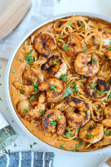 Sweet Chili Sauce Chicken, Creamy Cajun Shrimp, Creamy Cajun Shrimp Pasta, Creamy Shrimp Pasta, Cajun Shrimp Pasta, Cooked Shrimp, Creamy Shrimp, Bacon Stuffed Mushrooms, Creamy Tomato Sauce