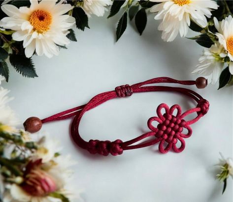 . Instagram : luckyknotsstore.etsycom Made with the Korean Knot technique Good Luck and protection Korean Knot, Bracelet Knot, Bracelet Inspo, Bracelet Knots, Chinese Knot, Traditional Korean, Knot Bracelet, Korean Traditional, Unique Bracelets