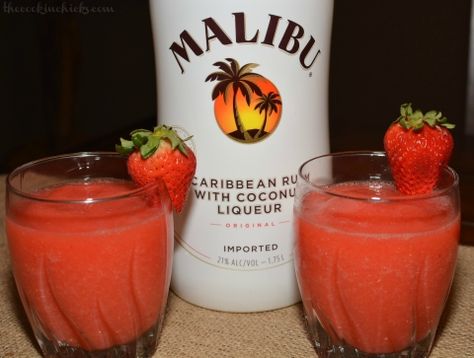 Coconut Daiquiri, Malibu Rum Drinks, Rum Drinks Recipes, Malibu Drinks, Fingerfood Party, Malibu Rum, Liquor Drinks, Rum Drinks, Boozy Drinks