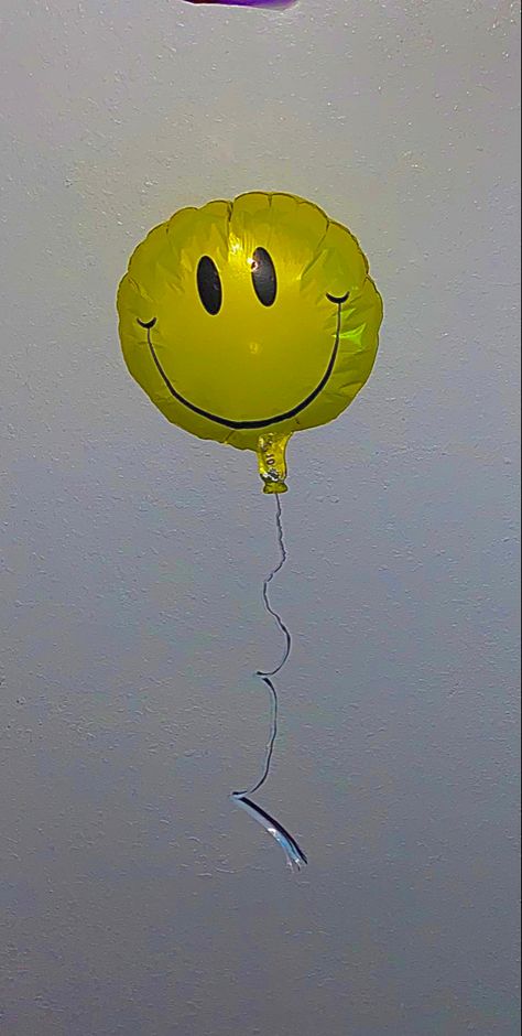 Indie Smiley Face, Smiley Face Balloon, Happy Emotions, Digital Art Beginner, Face Aesthetic, Sketch A Day, Indie Aesthetic, Happy Smile, Happy Face