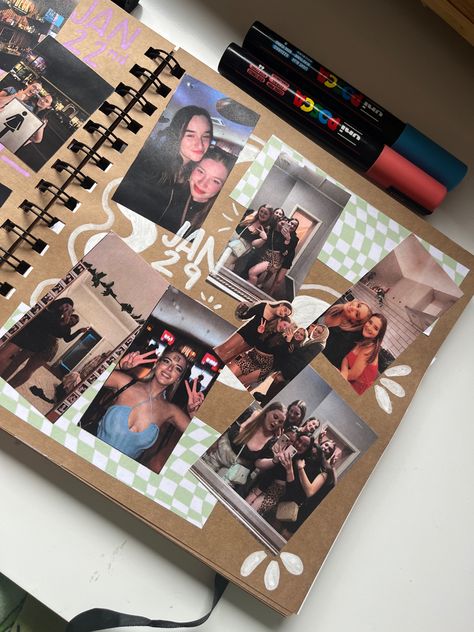 Notebook Of Memories, Yearly Scrapbook Ideas, Friend Birthday Scrapbook, Trendy Scrapbook Ideas, Cute Scrapbooking Ideas, Scrapbook Covers Ideas, School Year Scrapbook Ideas, Scrapbook Ideas Black Paper, Photo Book Ideas For Best Friend